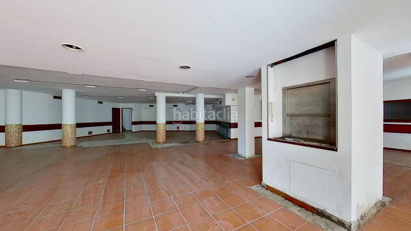 Foto e36ccd84-b4fa-45b5-89c3-29cf55c123cc. Local comercial a Centre Prat de Llobregat (El)