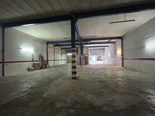 Location Local commercial à El vendrell - sant vicenç 23. Local diáfano de 301m en av. sant vicenç  el tancat