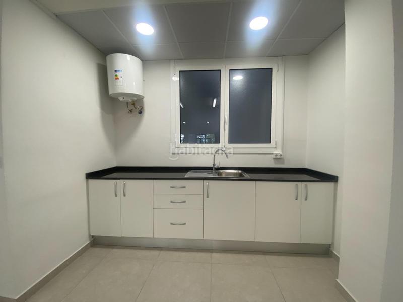 Foto ac205cbf-22b4-4308-a9ff-e19cd2966869. Alquiler local comercial local en alquiler en calle zamora Poblenou, en Barcelona