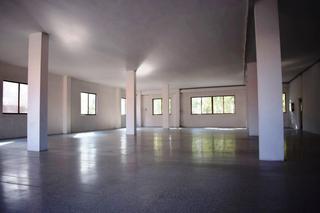Rent Business premise in Barcelona - calle perú 230. Local comercial en edificio  semiindustrial en alquiler en calle