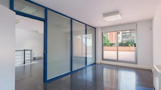 Alquiler Oficina  Barcelona - cl dos de maig. Oficinas en alquiler con terraza privada en edificio mixto  call