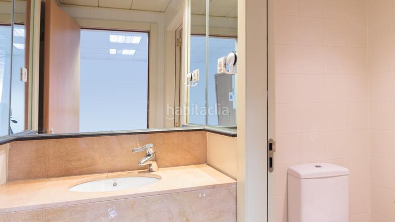 Foto 51f4fff5-35b0-4bf2-8e6b-a1a781461909. Miete büro in El Clot Barcelona