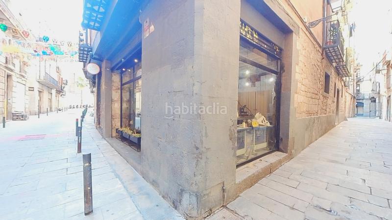 Foto 205133b1-950f-4b71-91b6-d13af22510ef. Alquiler local comercial  esquinero en alquiler en calle canvis nous, ciutat vella en Barcelona
