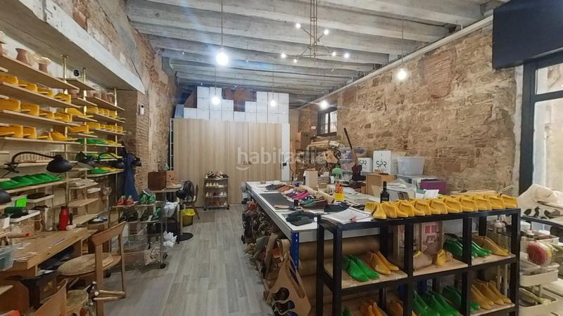 Foto 627849ac-8e82-4865-a752-dcfcc355d3ca. Alquiler local comercial  esquinero en alquiler en calle canvis nous, ciutat vella en Barcelona