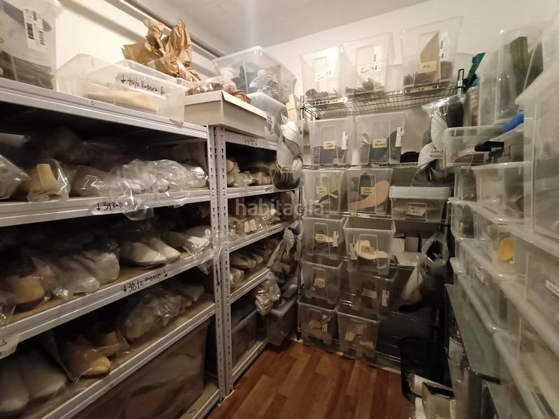 Foto 88bc88d8-9494-4cca-b45f-396c620f9cfa. Alquiler local comercial  esquinero en alquiler en calle canvis nous, ciutat vella en Barcelona