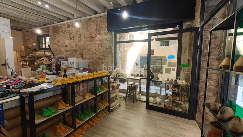 Foto 91fad68d-ff6f-4183-b4d7-b016ddb2075e. Alquiler local comercial  esquinero en alquiler en calle canvis nous, ciutat vella en Barcelona