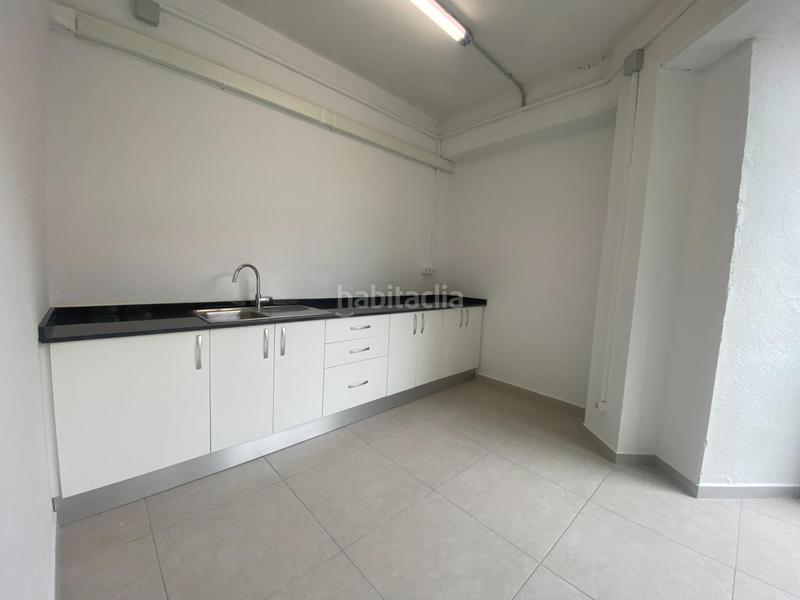 Foto bd65b67b-6aea-4f91-bb39-ad6fe3cb3274. Location local commercial dans Poblenou Barcelona