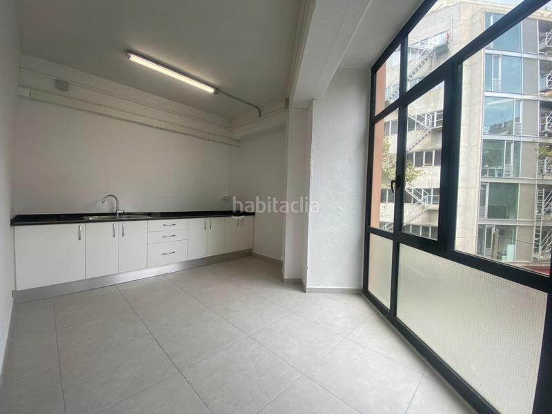 Foto 679a3f4e-9a72-4d3f-a32f-d0a35cbd49b8. Rent business premise in Poblenou Barcelona