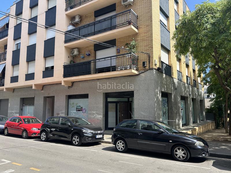 Foto 4ff3b7ca-737c-4743-a6ca-1aa637039e64. Local comercial local en venta, esquinero y muy luminoso calle ricart serracordia en Viladecans