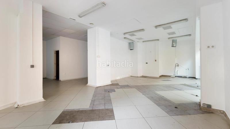 Foto e0ba09a9-2ade-4fce-8af2-2cb8aeb16898. Location local commercial dans El Clot Barcelona