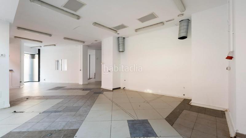 Foto 10a906c0-0511-4333-8cfd-69b70b101d34. Rent business premise in El Clot Barcelona