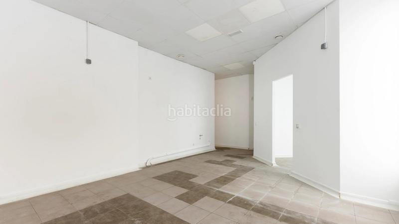 Foto 71906f1d-94fe-443f-8c8f-c6498f58a15b. Rent business premise in El Clot Barcelona