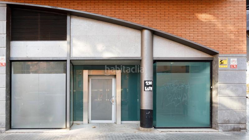 Foto 8426db36-f01b-459c-8c3c-652588a6a4f1. Rent business premise in El Clot Barcelona