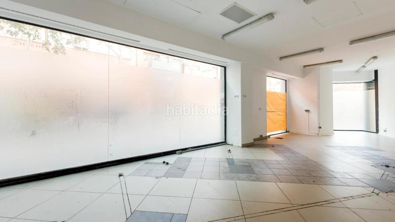 Foto db2da9f3-a905-4602-ae8a-09ce32ee79fb. Rent business premise in El Clot Barcelona