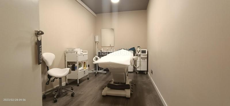 Foto 11e73f16-b4be-431e-9fd1-1573390802c1. Traspaso local comercial traspaso centro de bronceado y centro estética en zona alta distrito sarria sant gervasi en Barcelona