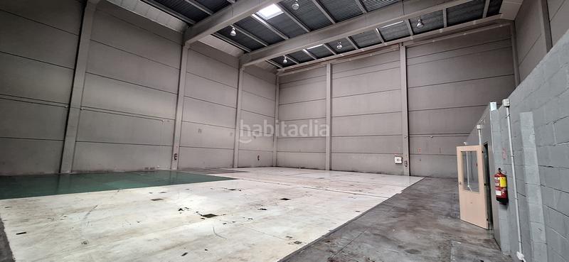 Foto 759f4d5f-4615-43f2-8846-b79edfe2acbf. Lloguer nau industrial a Casablanca Sant Boi de Llobregat