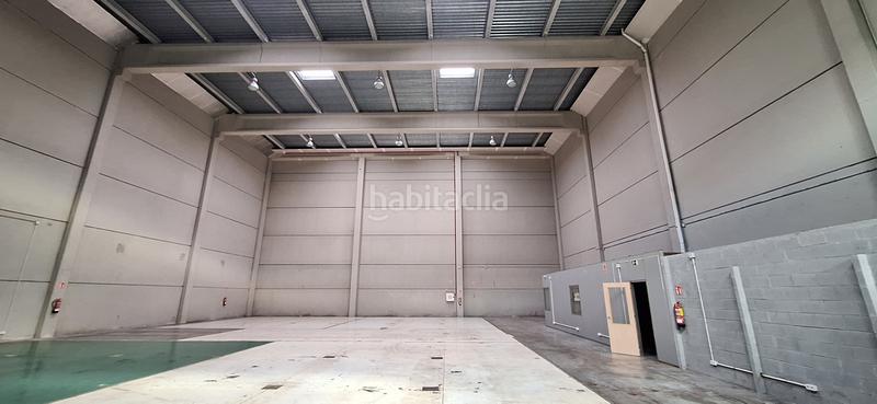 Foto b2873c69-226f-4f00-bf5c-33f790c7fc02. Rent industrial building in Casablanca Sant Boi de Llobregat