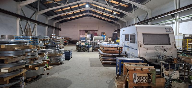 Foto 10a6fccd-2a56-464c-950f-db5802dbff10. Nau industrial a Zona Industrial Ripollet