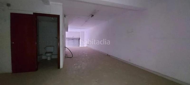 Foto c04ff59b-bd17-41d1-a742-b6ae2c783d7f. Local comercial a Centre Vendrell (El)