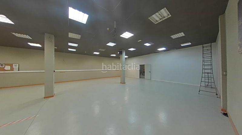 Foto ea8caf69-f2d1-4954-83c7-8cefac89d5a2. Alquiler local comercial local en alquiler terrasa, anguel guimera 233 en Terrassa