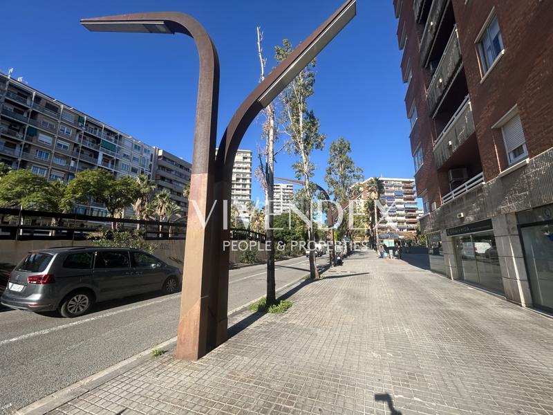 Foto bb02c693-024e-4114-8a27-a62336910c9f. Lloguer local comercial a Barri de les Corts Barcelona