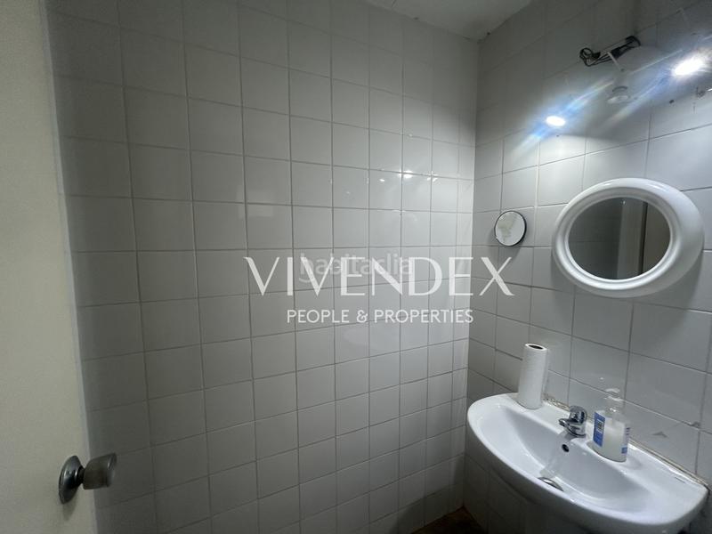 Foto 3c91318c-0846-4349-b282-4168267645f9. Rent business premise in Barri de les Corts Barcelona