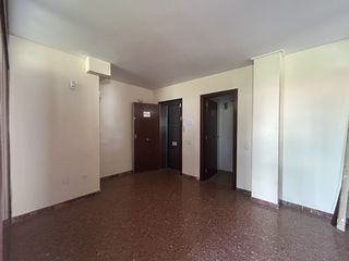 Oficina  Mollet del valles - carrer sant roc. Oficina en venta,  esquinera muy luminosa  con parking incluido