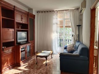 Rent Flat in Russafa. Encanto, luz y terraza privada en el corazón de ruzafa