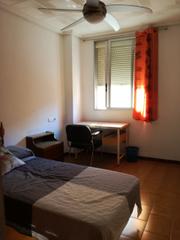 Lloguer Pis a L´Illa Perduda. Estudiantes  4 dormitorios y 2 baños