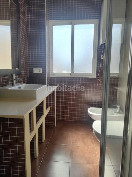 Foto 15847fda-f498-4b1e-9a69-6c639cf9cfc8. Alquiler piso alquiler de piso zona antiguo reino muy luminoso. en Valencia