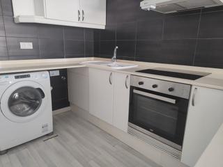 Location Appartement à Gran Via. Alquiler de piso zona antiguo reino de valencia muy luminoso.