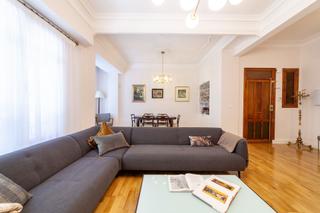 Appartement à Gran Via. Amplia vivienda en venta de altas calidades calle principal barr