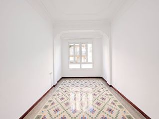 Lloguer Pis a Gran Via. Amplia vivienda en alquiler de 142m2 en pleno ensanche junto a l