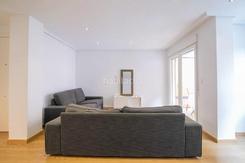 Foto 41040727-3b8d-4c47-a9b3-40a47af2e0f8. Etagenwohnung in Russafa Valencia