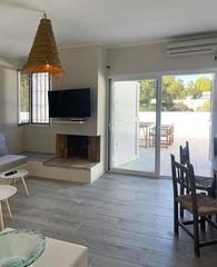 Miete Zweistöckige Wohnung in Cala Vedella-Cala Tarida. Alquiler de un mes en cala tarida