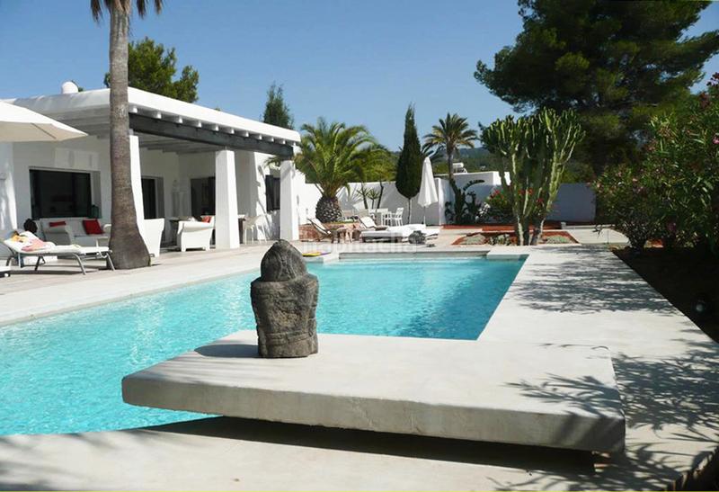 Foto 73310fb7-a2d5-4fef-b123-8dab1f7123a5. Casa amb aparcament piscina a Cala Vedella-Cala Tarida Sant Josep de sa Talaia