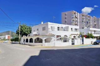 Rez-de-chaussée à Carrer de federico garcía lorca 24. Oportunidad de inversión en la zona de playa den bossa