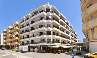 Etagenwohnung  Carrer de marià riquer wallis 5. Amplio apartamento muy céntrico a 100 metros de la playa en sant