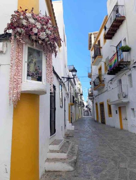 Foto 22b7c90d-cff1-4d18-8dbc-b69f3e8e5b9c. Àtic a Dalt Vila-La Marina Ibiza