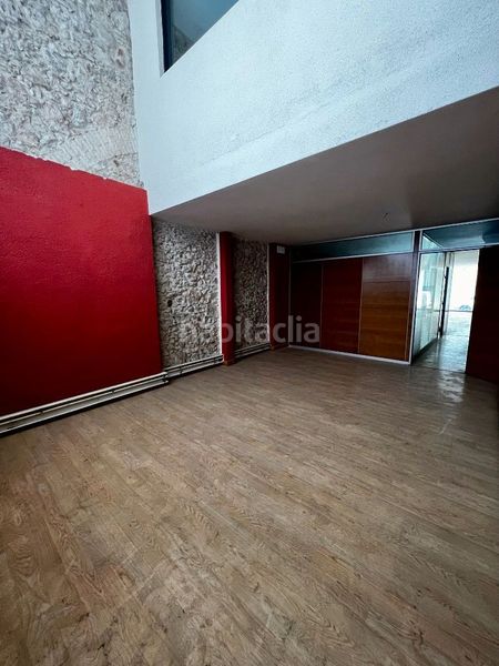 Foto 1e73a5f4-ff0b-4bae-918b-847bbcb98c12. Local comercial a Centre Figueres