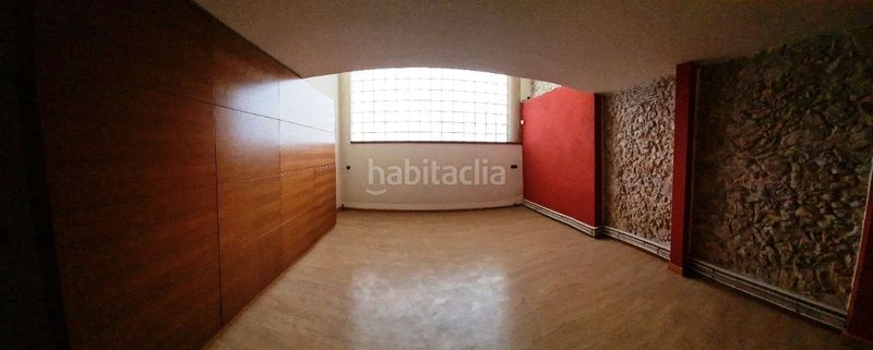 Foto 84165bcc-112a-4a2e-9764-a48adc508133. Local comercial a Centre Figueres