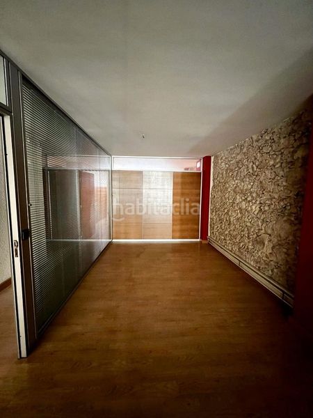 Foto 865b87ac-f127-40c6-b685-7346cc3d6e56. Local comercial a Centre Figueres