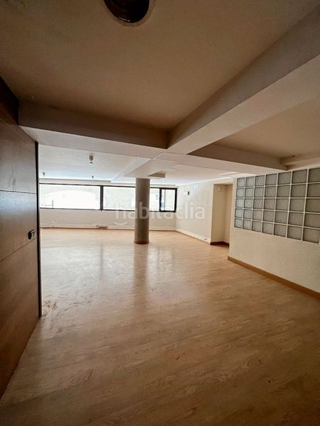 Foto cd7670b2-f0fe-4fb5-9aac-e37ff58c819b. Local comercial a Centre Figueres