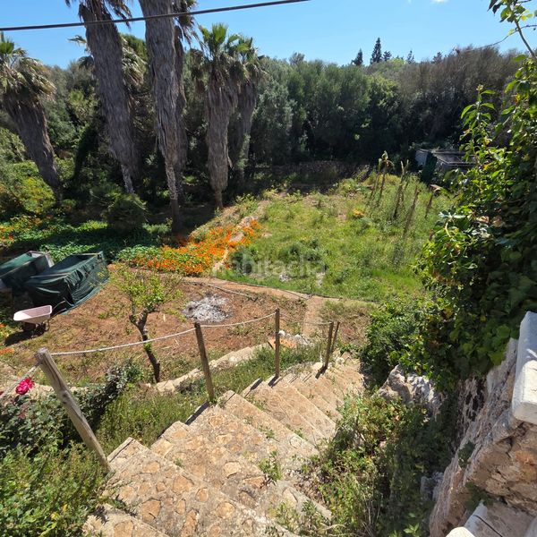 Foto 5f0162a3-e43d-48f1-8075-c5bf45a25878. Masia amb aparcament piscina a Cala en Blanes Ciutadella de Menorca