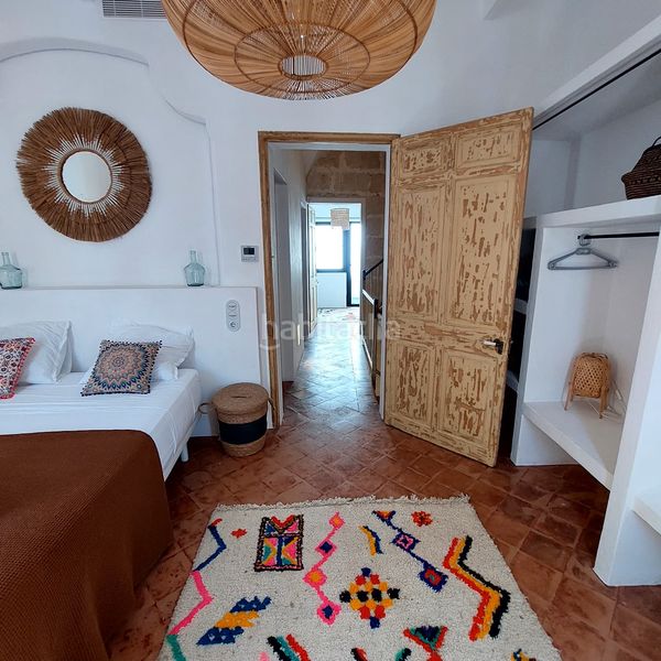 Foto 82123e3e-fb96-4679-bac3-6a2a8c1193c2. Casa amb xemeneia calefacció aparcament piscina a Ciutadella de Menorca