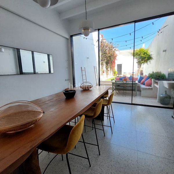 Foto d947f45d-ff81-4833-87a6-90531e0884d6. Casa amb xemeneia calefacció aparcament piscina a Ciutadella de Menorca