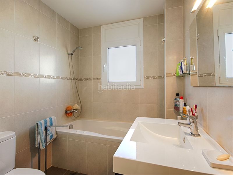 Foto f62eac31-0a45-4d8b-9733-cf73290397f7. Casa amb calefacció aparcament piscina a Nord Roses
