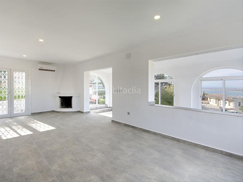 Foto e6254e95-3284-4610-9067-36230b15ead3. Casa  reformada en Els Grecs-Mas Oliva Roses