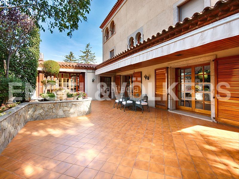 Foto 43d784d0-1914-4314-a392-21649b92728f. Casa adossada amb calefacció aparcament piscina a Figueres