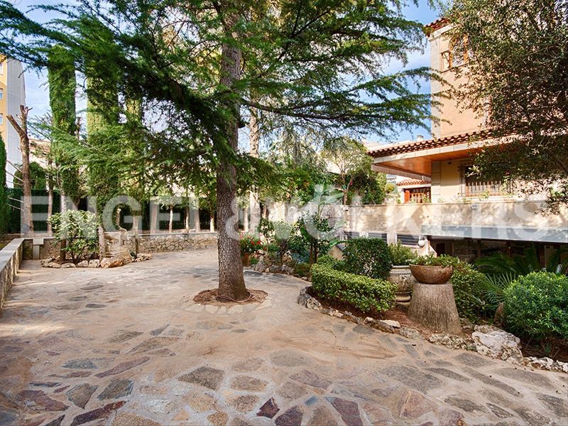 Foto 50190c30-a1bc-4947-a0d6-8385f9843450. Casa adossada amb calefacció aparcament piscina a Figueres